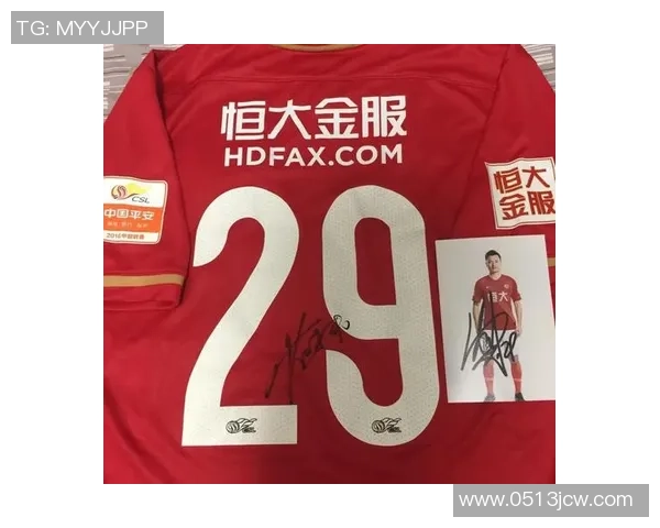 聚焦世界足坛巨星成长历程与荣耀时刻全景深度解读传奇篇章展示录